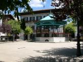 Ayuntamiento y Plaza zaharra (Lesaka)